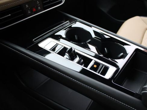 Certified 2024 Volkswagen Atlas Cross Sport SE image 18