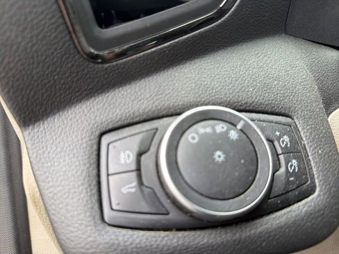 Used 2017 Ford Escape Titanium AWD/4WD image 18