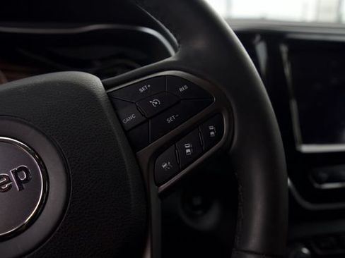 Used 2022 Jeep Cherokee Limited AWD/4WD image 19
