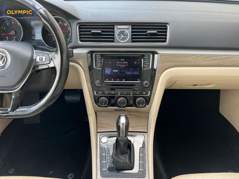 Used 2017 Volkswagen Passat 1.8T SE image 27