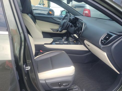 Used 2024 Lexus NX 250 FWD image 9