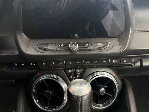 Used 2019 Chevrolet Camaro SS image 21