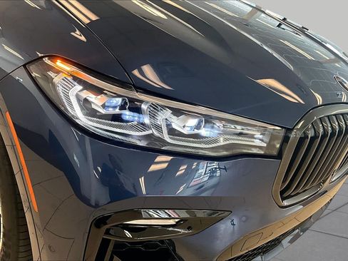 Used 2022 BMW X7 xDrive40i w/ M Sport Package AWD/4WD image 26