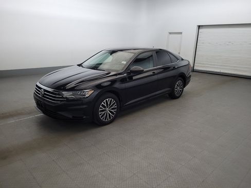 Used 2019 Volkswagen Jetta SE FWD image 2