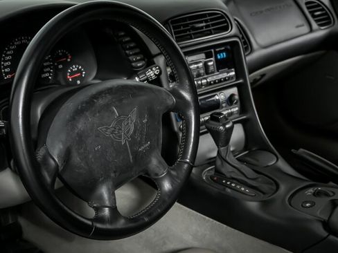 Used 1998 Chevrolet Corvette Convertible image 25