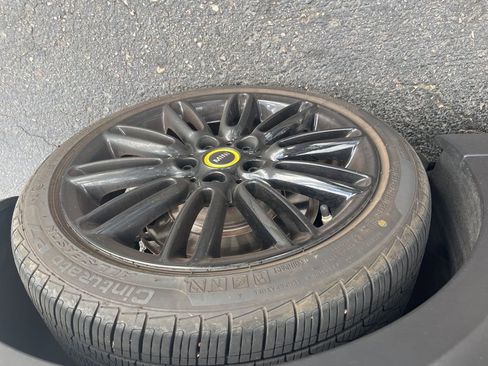 Used 2024 MINI Cooper SE FWD image 6