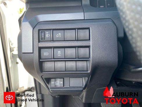 Certified 2024 Toyota Tacoma SR5 AWD/4WD image 34