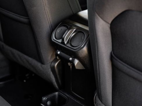 Used 2021 Jeep Gladiator Willys image 47