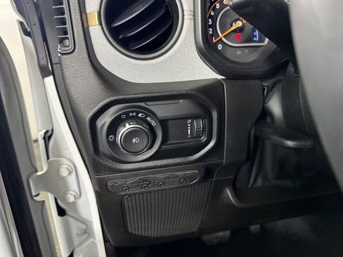 Used 2024 Jeep Wrangler Sport S image 19