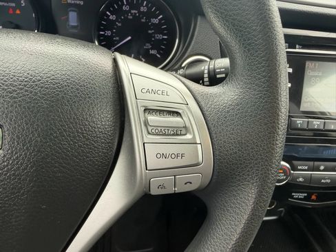 Used 2015 Nissan Rogue SV AWD/4WD image 21