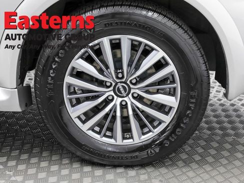 Used 2022 Nissan Armada SV w/ SV Appearance Package image 35