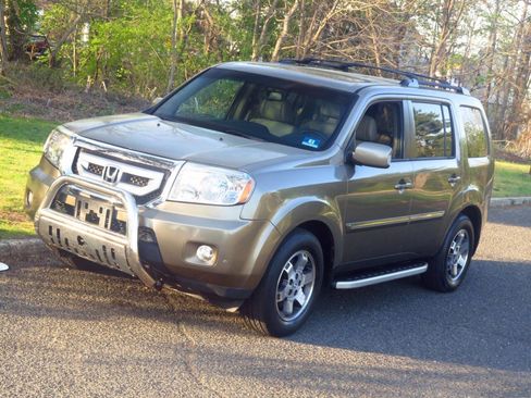 Used 2010 Honda Pilot Touring image 24