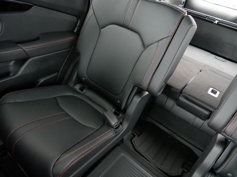 Certified 2025 Honda Pilot TrailSport image 12