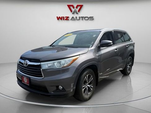 Used 2016 Toyota Highlander XLE AWD/4WD image 1