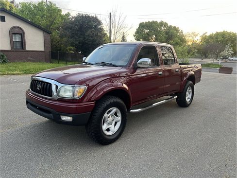 Used 2004 Toyota Tacoma PreRunner image 3