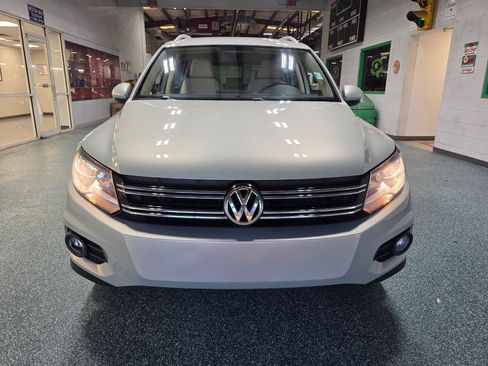Used 2014 Volkswagen Tiguan R-Line FWD image 3