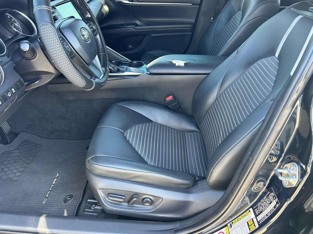 Used 2019 Toyota Camry SE w/ Convenience Package FWD image 16