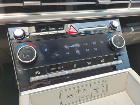 Used 2025 Hyundai Santa Fe SEL FWD image 25