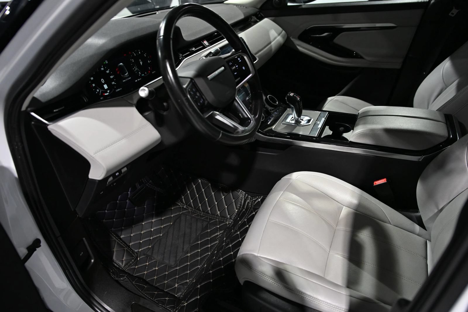 Used 2022 Land Rover Range Rover Evoque SE AWD/4WD image 23