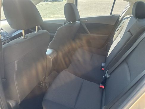 Used 2010 MAZDA MAZDA3 i Touring FWD image 6