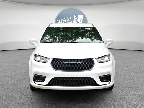 New 2022 Chrysler Pacifica Touring-L w/ S Appearance Package image 28