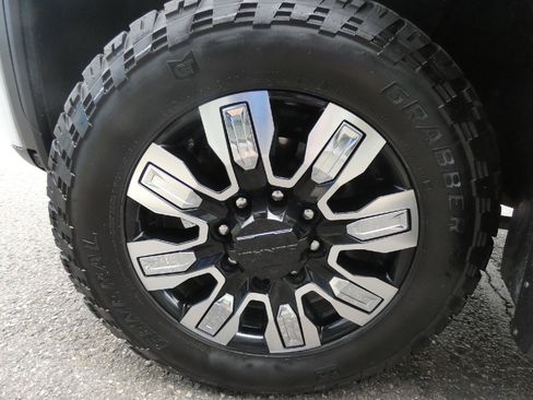 Certified 2024 GMC Sierra 3500 Denali w/ Denali Reserve Package AWD/4WD image 8