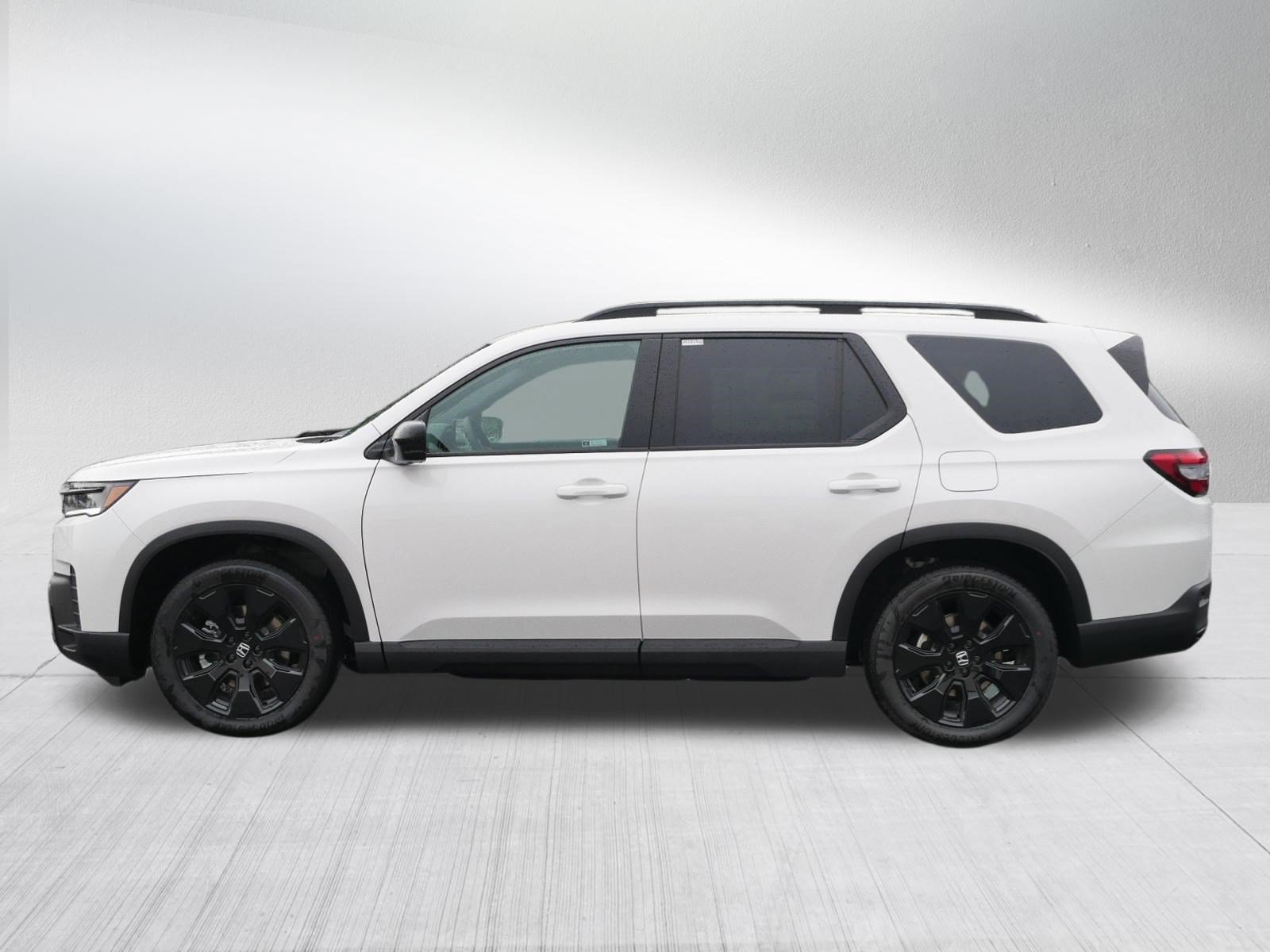 New 2026 Honda Pilot Black Edition image 4