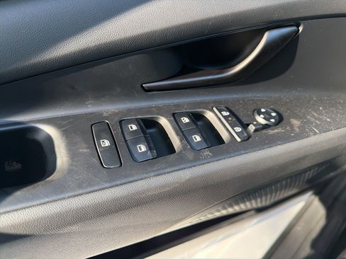 New 2025 Hyundai Elantra SEL FWD image 28
