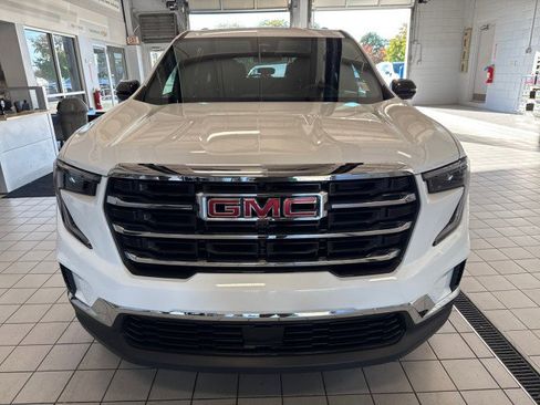 Used 2025 GMC Acadia Elevation image 8