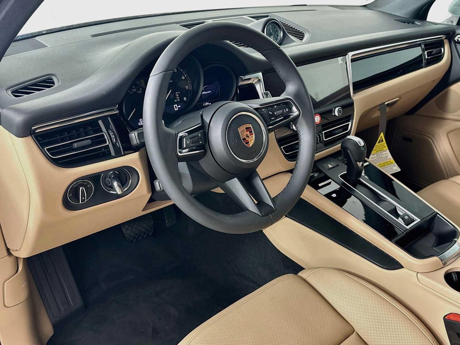 Used 2026 Porsche Macan AWD/4WD image 4