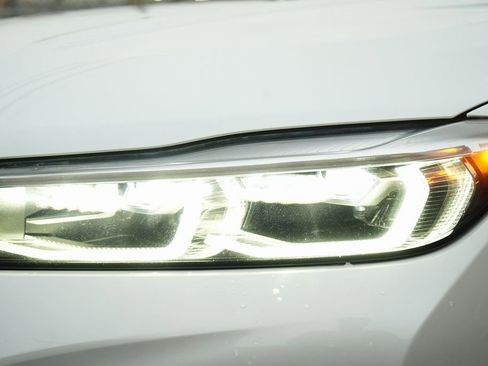 Used 2022 BMW 745e xDrive w/ M Sport Package AWD/4WD image 16