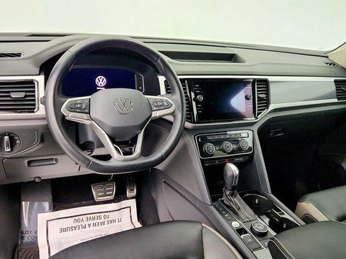 Used 2022 Volkswagen Atlas SEL Premium image 13