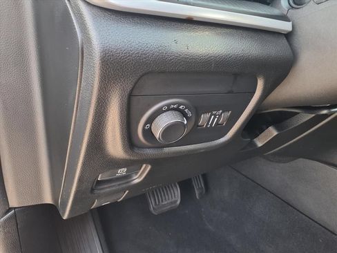 Used 2023 Jeep Grand Cherokee L Laredo AWD/4WD image 19