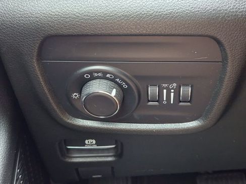 Used 2023 Jeep Grand Cherokee L Laredo RWD image 24