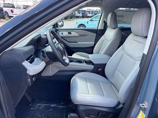 New 2026 Ford Explorer Active w/ Active Comfort Package RWD image 18