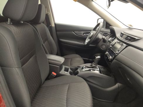 Used 2020 Nissan Rogue SV w/ Premium Package FWD image 21