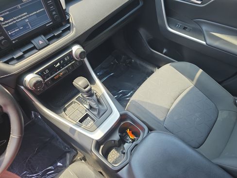 Used 2021 Toyota RAV4 XLE w/ Convenience Package AWD/4WD image 25