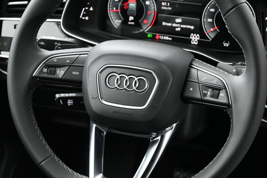 New 2026 Audi Q7 2.0T Premium AWD/4WD image 14
