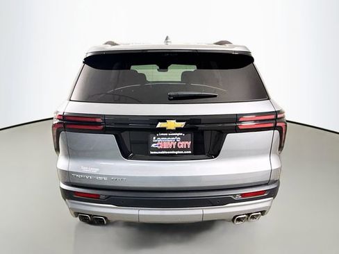 New 2026 Chevrolet Traverse LT w/ Driver Confidence Package AWD/4WD image 7