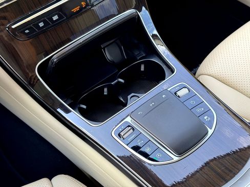 Used 2022 Mercedes-Benz GLC 300 4MATIC image 25