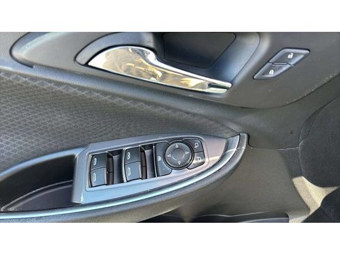Used 2016 Chevrolet Malibu LT FWD image 19