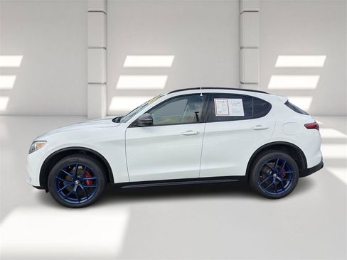 Used 2019 Alfa Romeo Stelvio w/ Nero Edizione image 7