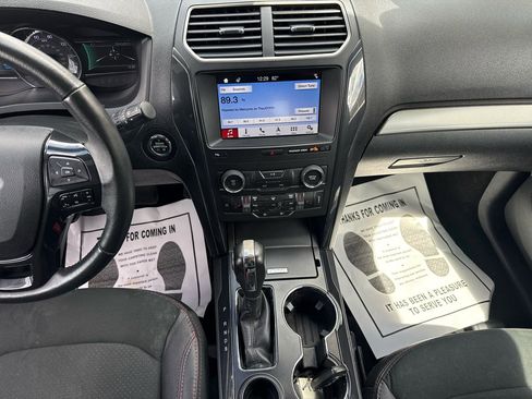 Used 2019 Ford Explorer XLT w/ Equipment Group 202A FWD image 36