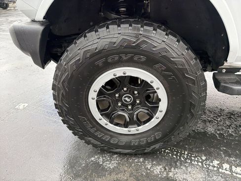 Used 2023 Ford Bronco Outer Banks w/ Sasquatch Package image 16