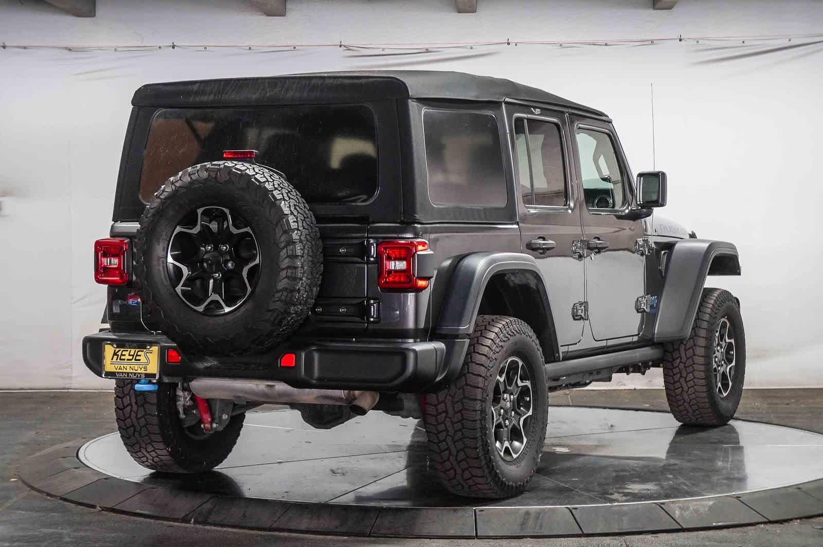 Used 2021 Jeep Wrangler Unlimited Rubicon 4xe AWD/4WD image 4