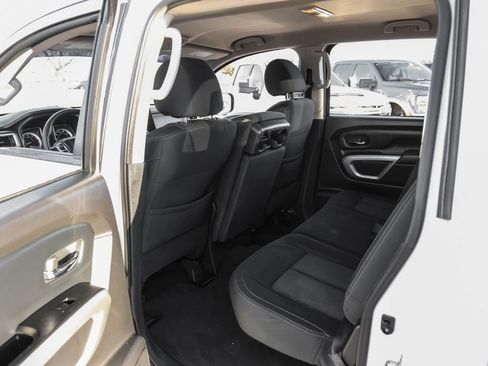 Used 2017 Nissan Titan SV image 36