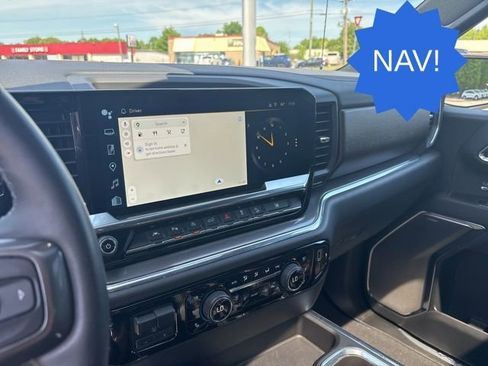 Used 2024 Chevrolet Silverado 1500 High Country w/ Technology Package AWD/4WD image 18
