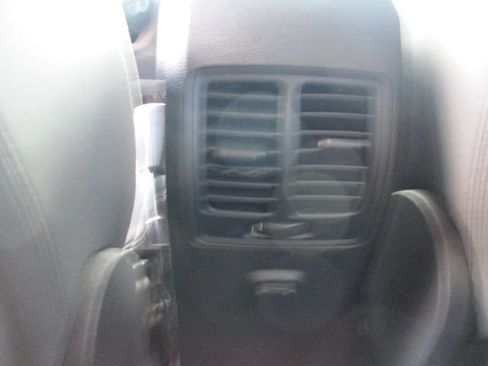 Used 2017 Ford Escape SE image 23