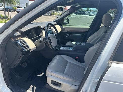 Used 2019 Land Rover Discovery SE AWD/4WD image 11