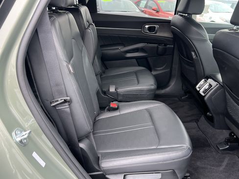 Certified 2024 Kia Sorento SX image 17